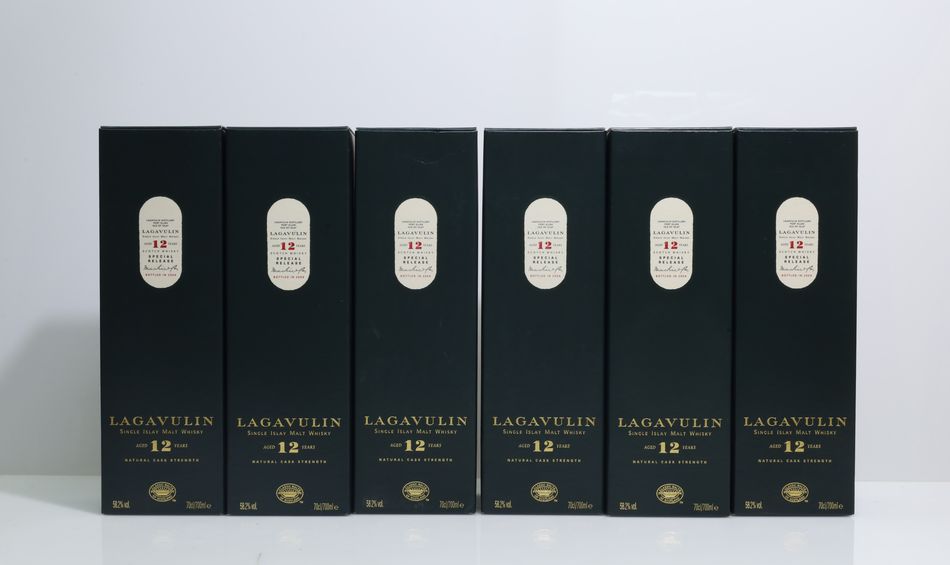 Lagavulin 12 Years Old Cask Strength 2004
