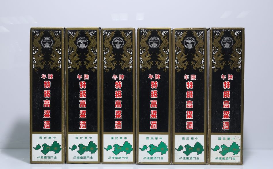 民國74年 黑金剛 陳年特級高粱酒