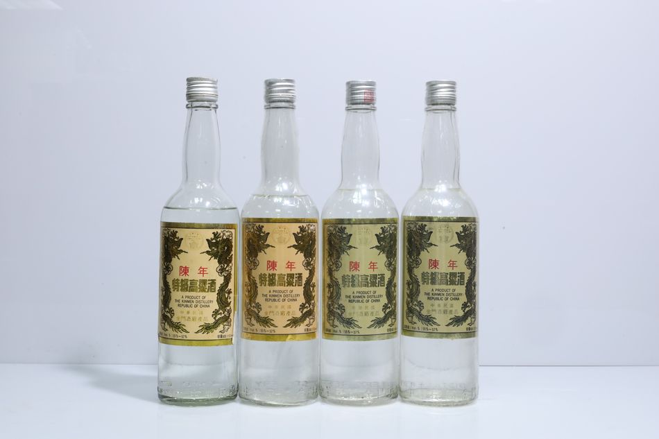 民國71年 黑金剛 陳年特級高粱酒 單日期/民國71年 黑金剛 陳年特級高粱酒