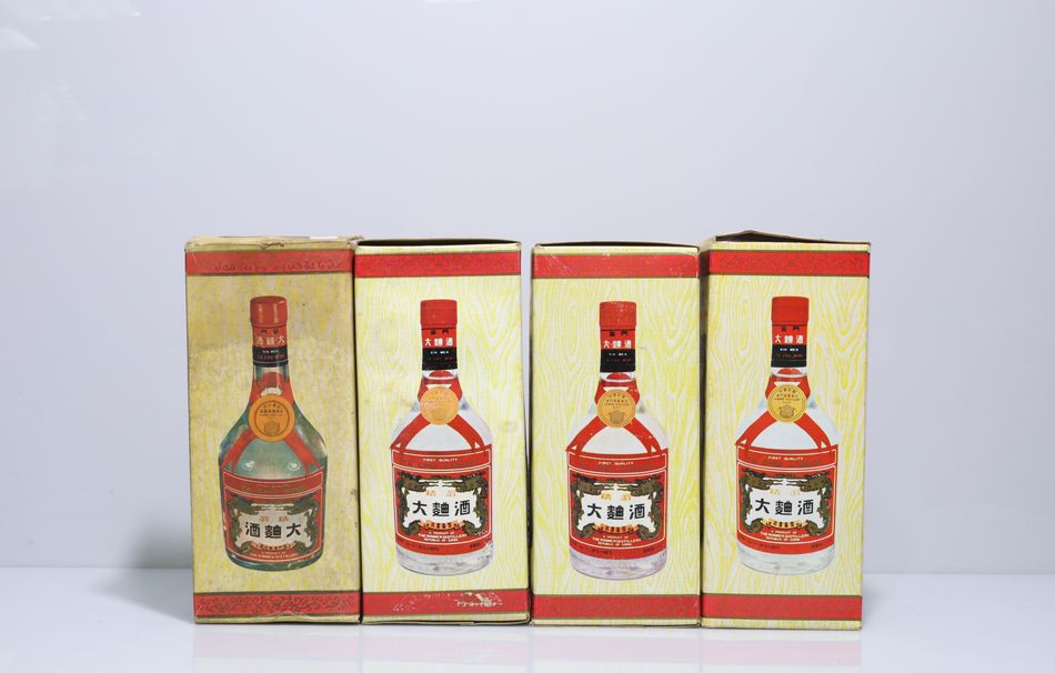 民國70年 圓瓶精選大麯酒/民國71年 圓瓶精選大麯酒/民國75年 圓瓶精選大麯酒/民國77年 圓瓶精選大麯酒