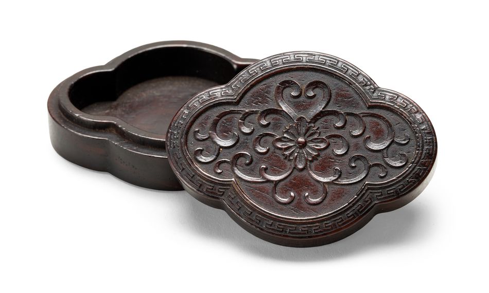 清 紫檀海棠式香盒