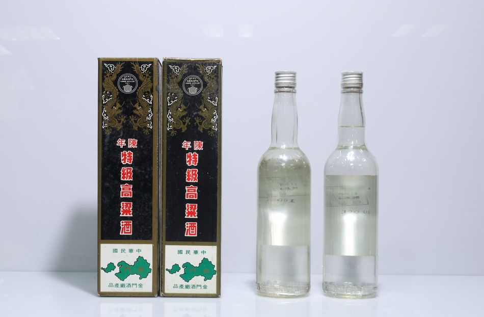 民國75年 黑金剛 陳年特級高粱酒 司令官用酒10001