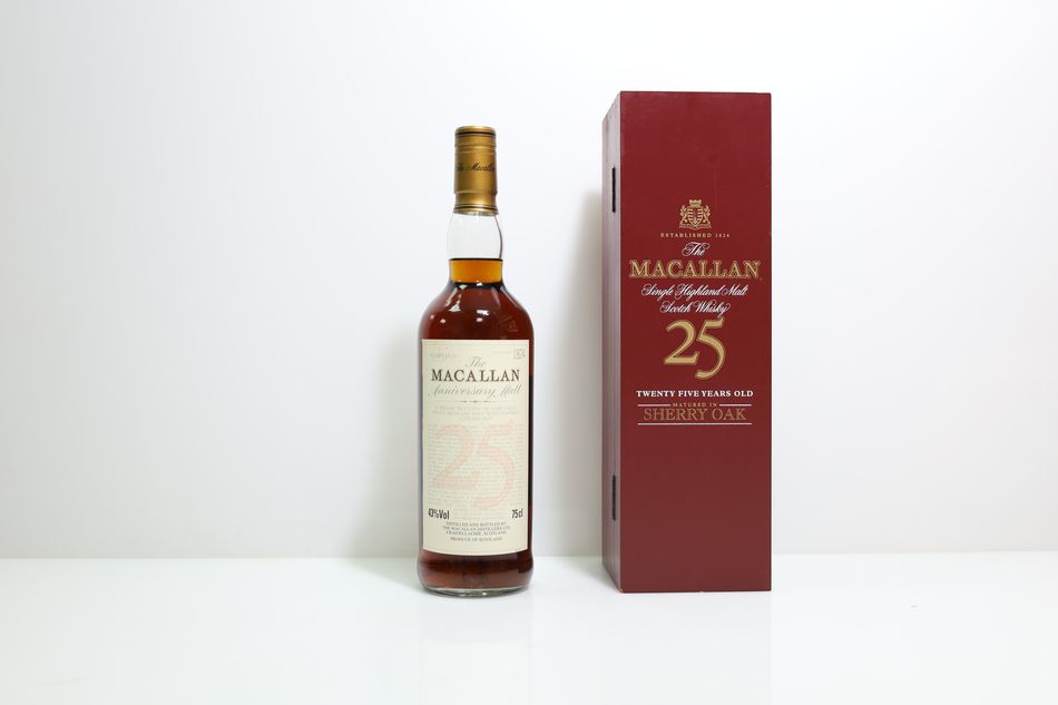 Macallan 25 Years Old Anniversary Malt 