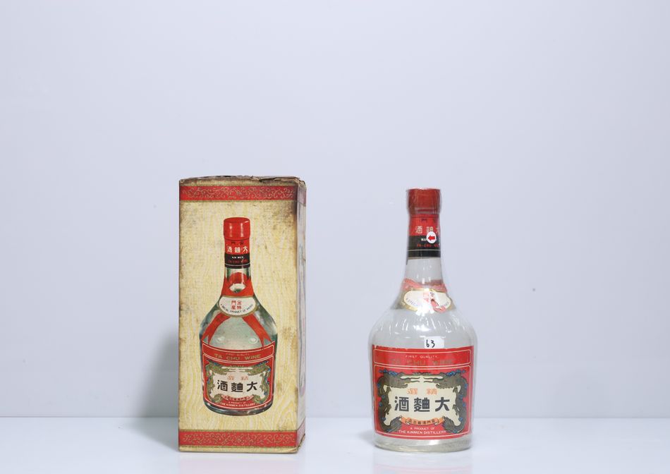 民國63年 圓瓶大麯酒 香蕉標