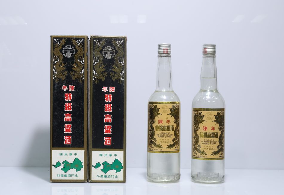 民國75年 黑金剛 陳年特級高粱酒 司令官用酒10001