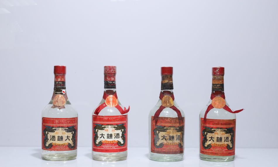 民國70年 圓瓶精選大麯酒/民國71年 圓瓶精選大麯酒/民國75年 圓瓶精選大麯酒/民國77年 圓瓶精選大麯酒