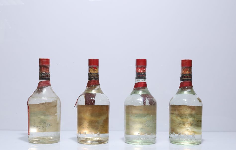 民國70年 圓瓶精選大麯酒