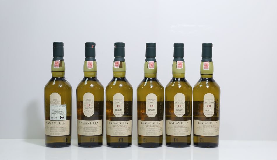 Lagavulin 12 Years Old Cask Strength 2004