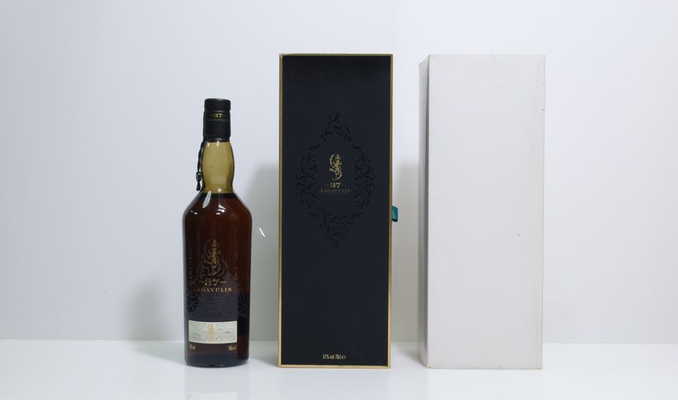 Lagavulin 1976 37 Years Old