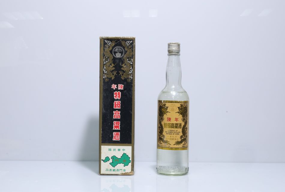 民國68年 黑金剛 陳年特級高粱酒