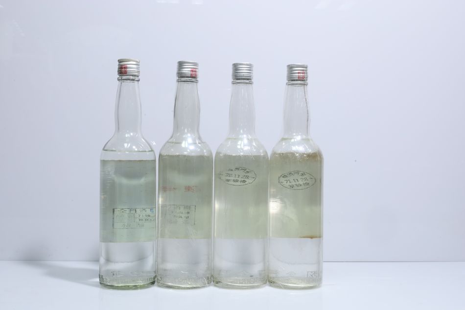 民國71年 黑金剛 陳年特級高粱酒 單日期/民國71年 黑金剛 陳年特級高粱酒