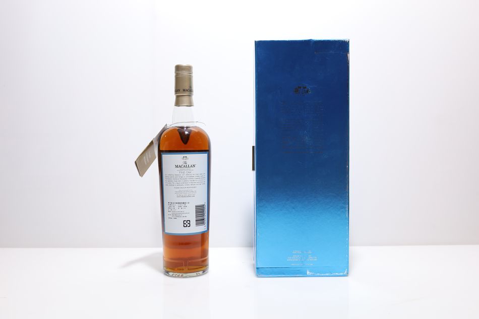 Macallan 30 Years Old Fine Oak 亮面盒