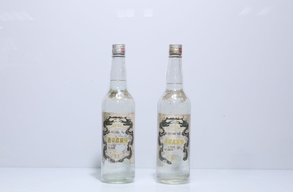 民國60年代 白金龍 特級高粱酒