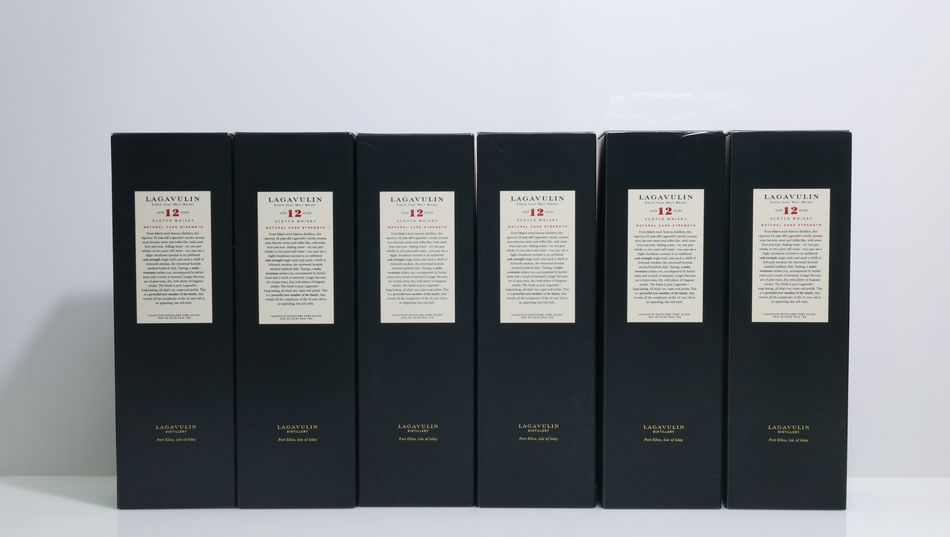 Lagavulin 12 Years Old Cask Strength 2004