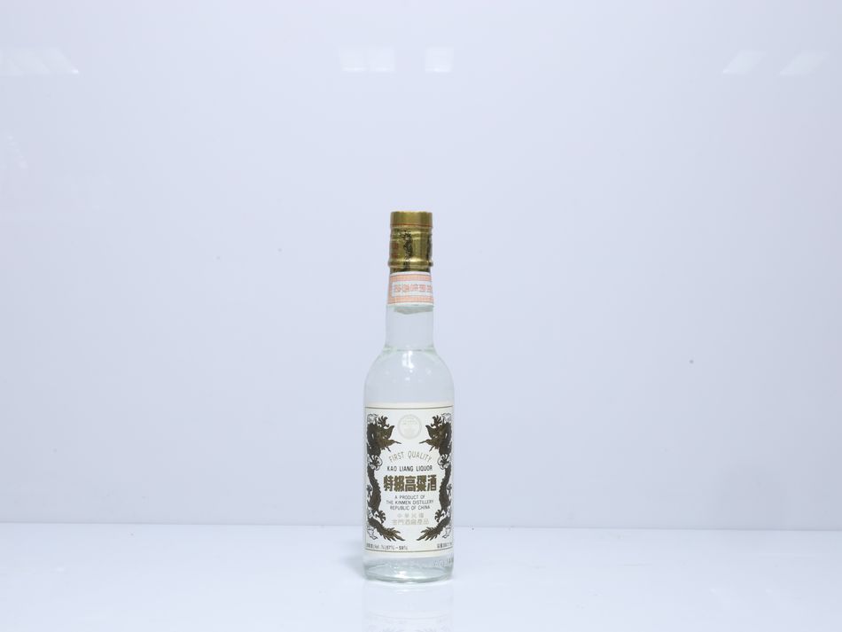 民國86年 白金龍 特級高粱酒