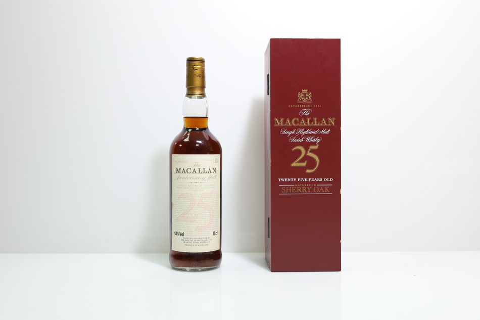 Macallan 25 Years Old Anniversary Malt